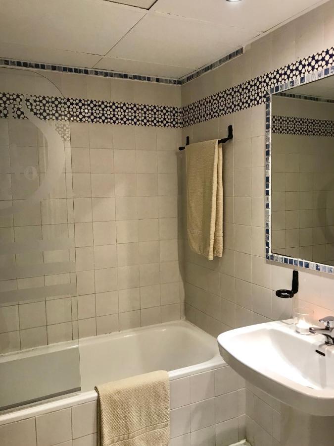 Апартаменты Large And Elegant In Puerto Banus With Pools And Paddle Марбелья Экстерьер фото